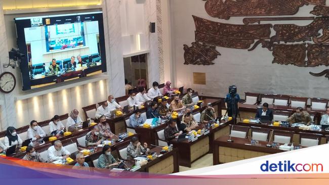 Sri Mulyani Dipanggil Komisi XI DPR Bahas Suntikan Modal 5 BUMN