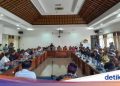 Lelang Dinilai Tak Sesuai SOP, Puluhan Nasabah Bank Mesadu ke DPRD Buleleng