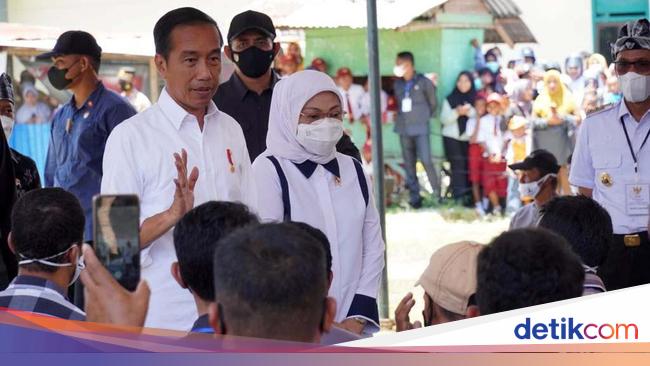 Warga Baubau Curhat ke Jokowi, Rela Jaminkan Ijazah buat Modal Usaha