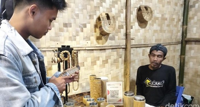 Kisah Kiai Bangun Ekonomi Pesantren Lewat Kerajinan Bambu Beromzet Rp 172 Juta