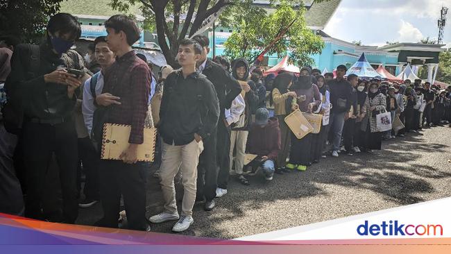 Ribuan Pencari Kerja Serbu Job Fair Ciamis, Berebut 2.525 Loker