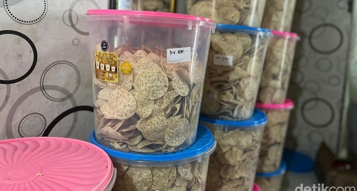 Sentra Keripik Tempe di Kramat Pela Layani Pembayaran dengan QRIS