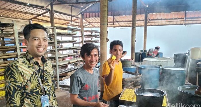 Kisah Gilang, Milenial Pemilik 50 Gerai Gorengan di Serang