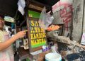 Pedagang Sate Ayam Terima Pembayaran Via QRIS: Nggak Pusing Cari Kembalian