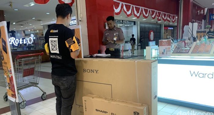 Cerita Melisa Borong TV Murah Saat Transmart Full Day Sale di Medan