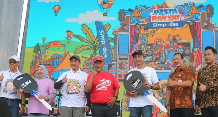 Pesta Rakyat Simpedes di Pati, BRI Bagi-bagi Hadiah 2 Unit Mobil