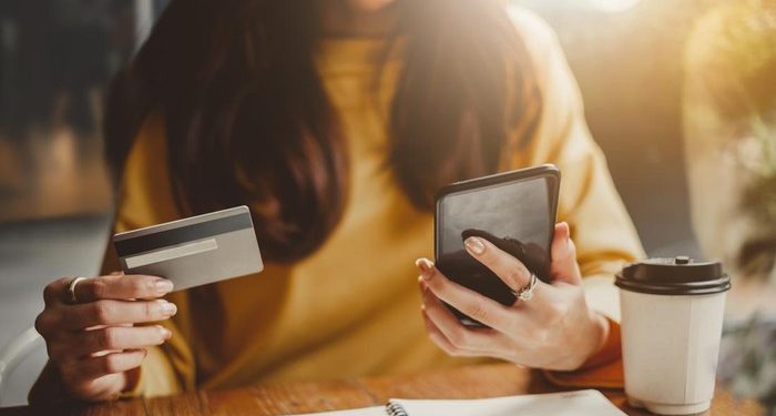 Iklan Pinjol di Medsos Makin Meresahkan, OJK Diminta Turun Tangan