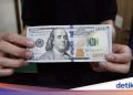 Sempat Jinak, Dolar AS Kembali Dekati Rp 16.000, Ada Apa?