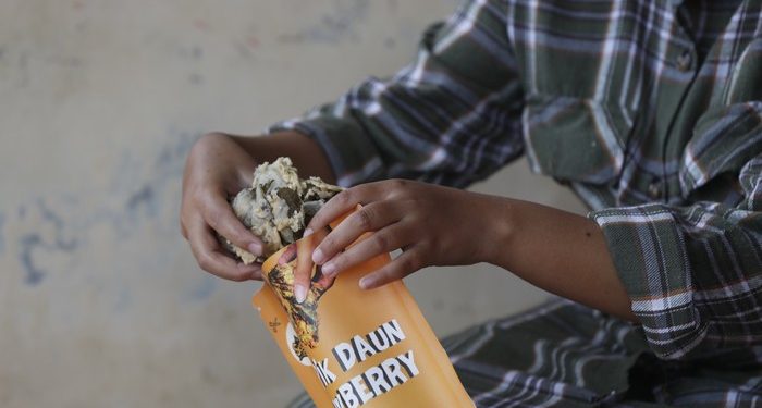 Intip Cara Membuat Keripik Daun Stroberi Khas Desa Serang Purbalingga